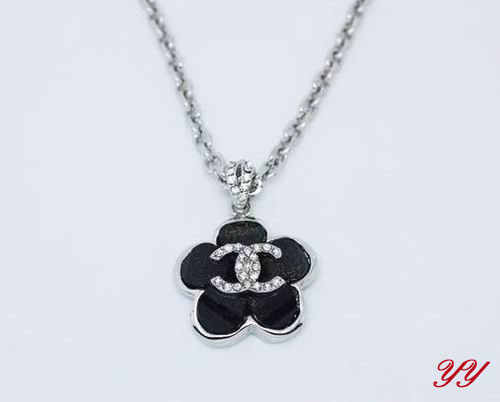 Collana Chanel Modello 102